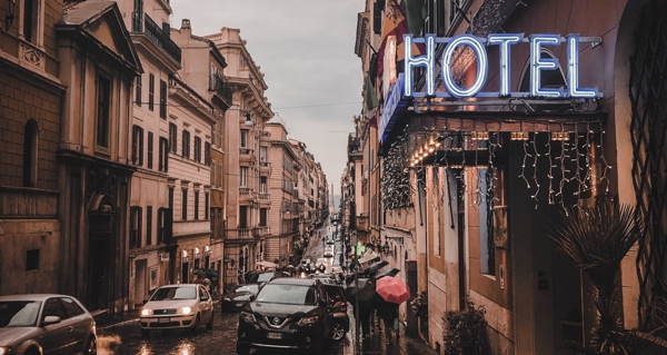 Development of commercial strategy for hotel unit